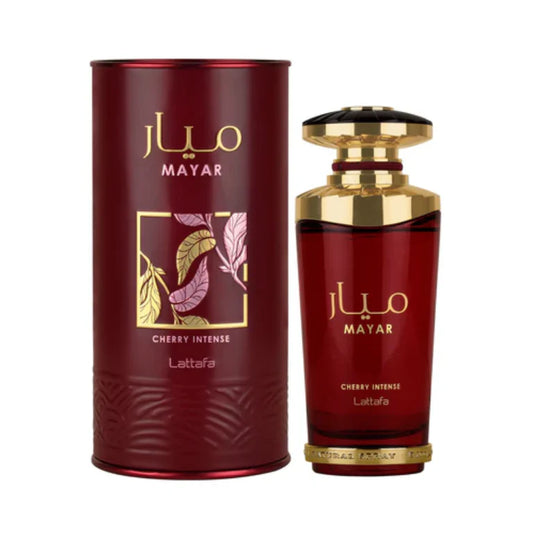 MAYAR CHERRY Eau de Parfum Lattafa 100 ml pour femme est un parfum oriental vanillé gourmand qui s’ouvre sur des notes fruitées de fraise et de bergamote, révèle un cœur sucré de cherry jam et cacao, puis repose sur un fond chaud de vanille, patchouli et ambre, idéal pour le quotidien comme pour les soirées, disponible au Maroc sur beautyfamily.ma à un excellent prix.