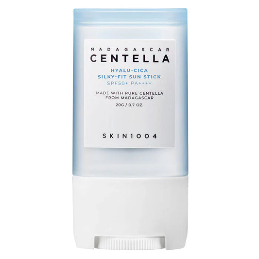 skin1004 sun stick, silky-fit sun stick, stick solaire centella, crème solaire stick coréenne, protection solaire visage maroc, hyalu-cica sun stick, stick solaire peau sensible, spf50+ maroc, sunscreen stick korea, beautyfamily.ma, skin1004 solaire maroc, stick solaire non gras,