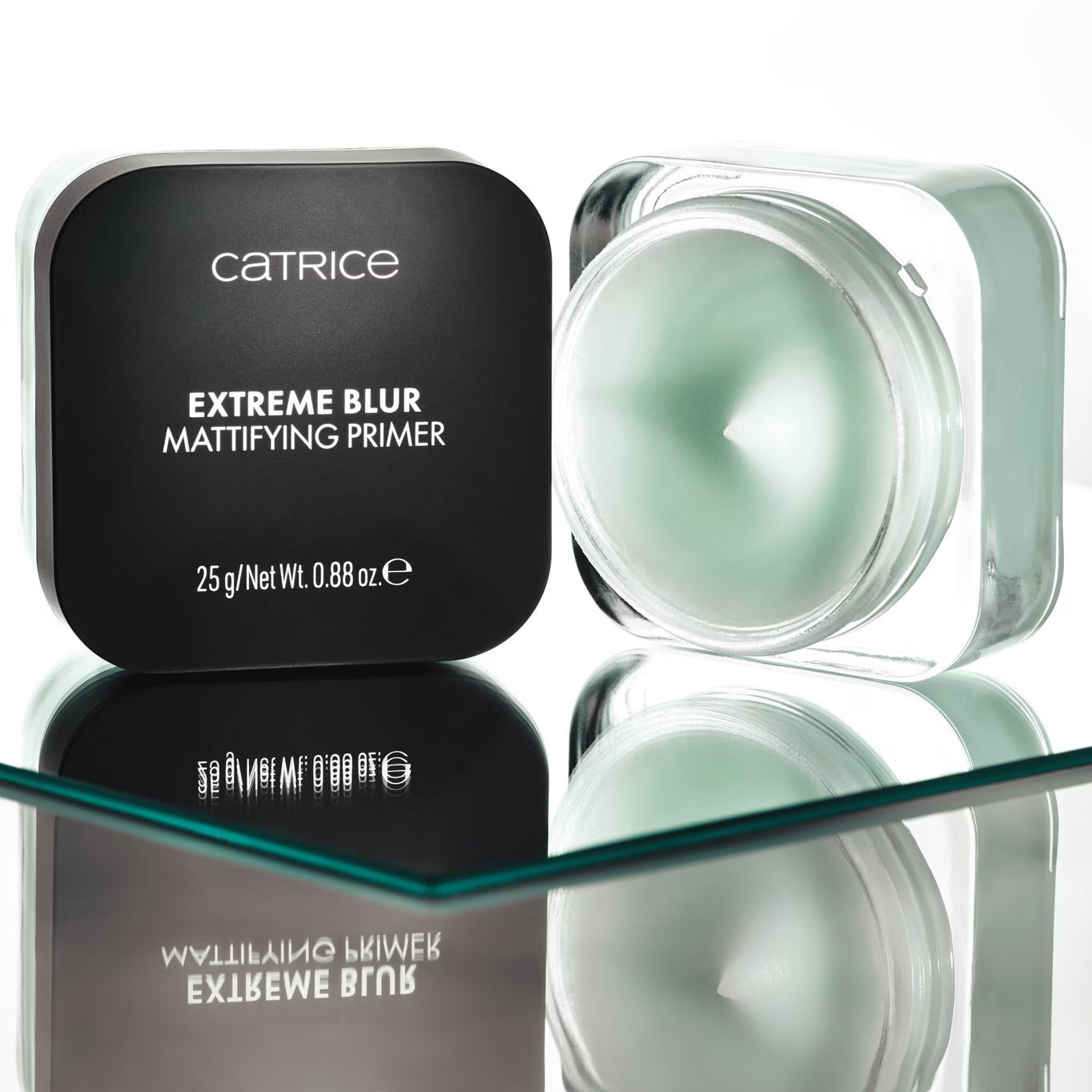 CATRICE EXTREME BLUR MATTIFYING PRIMER 25G