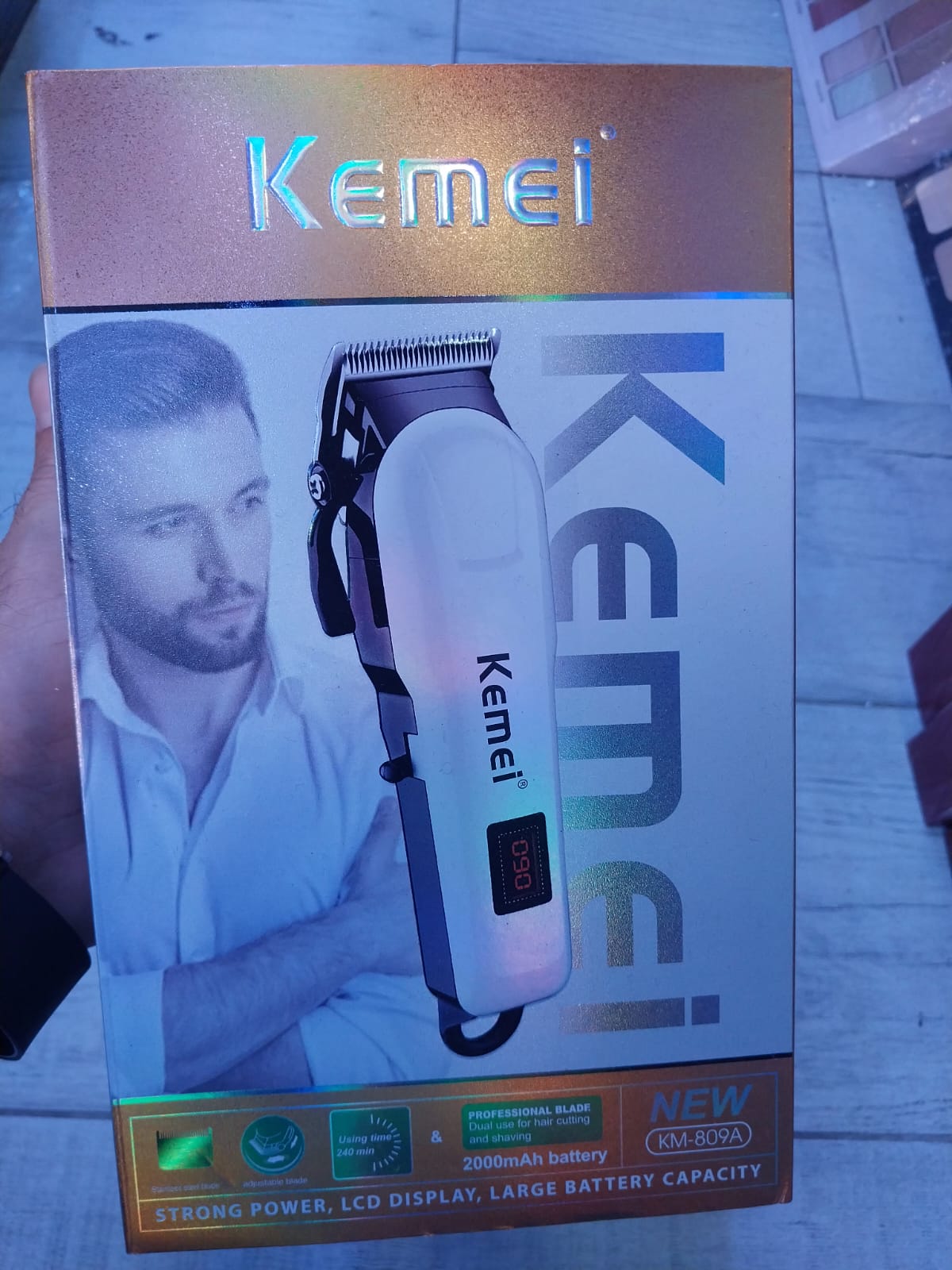 Kemei KM-809A Tondeuse à Cheveux Professionnelle avec Écran LCD