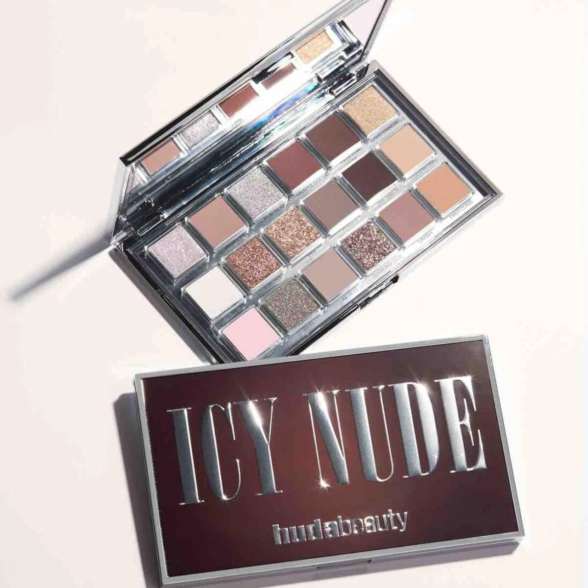 HUDA BEAUTY - PALETTE DE FARD A PAUPIÉRE