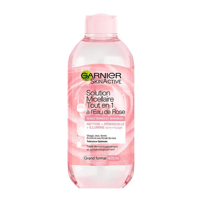 L'EAU MICELLAIRE À L'EAU DE ROSE NETTOIE ET RAVIVE LES PEAUX TERNES